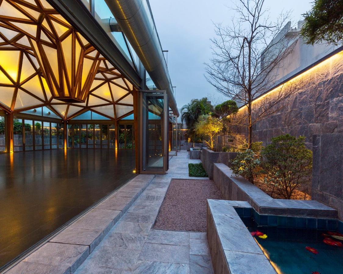 Hotel Crystal Palace Meerut Luaran gambar