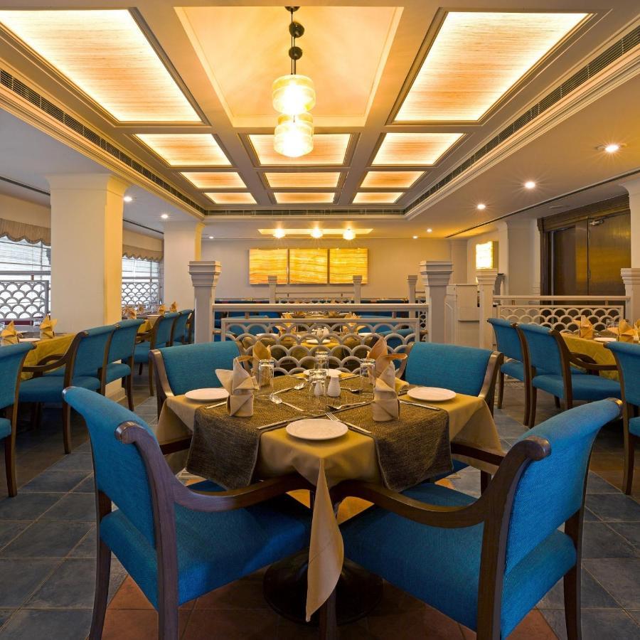 Hotel Crystal Palace Meerut Luaran gambar