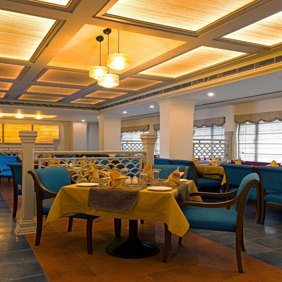 Hotel Crystal Palace Meerut Luaran gambar