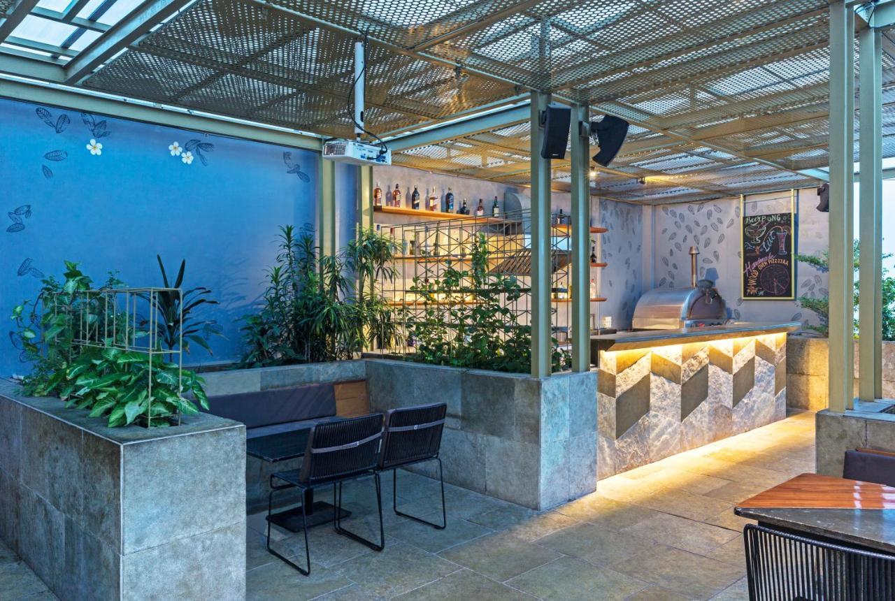Hotel Crystal Palace Meerut Luaran gambar
