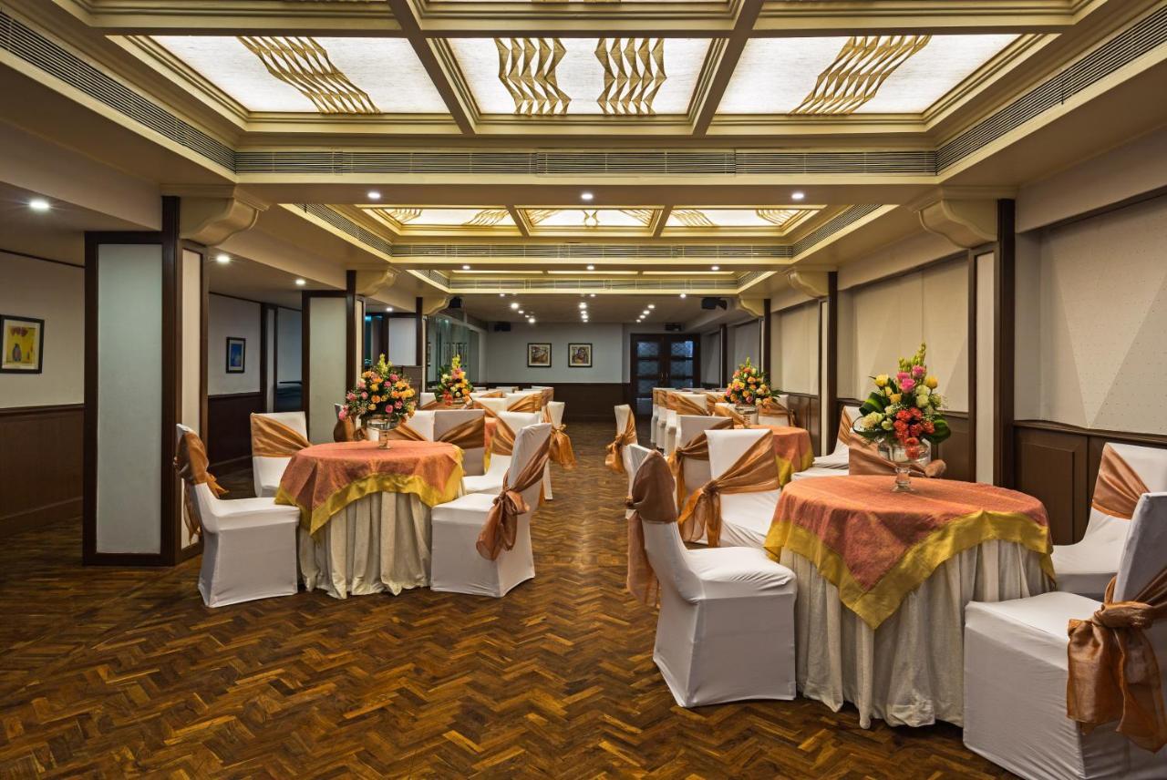 Hotel Crystal Palace Meerut Luaran gambar