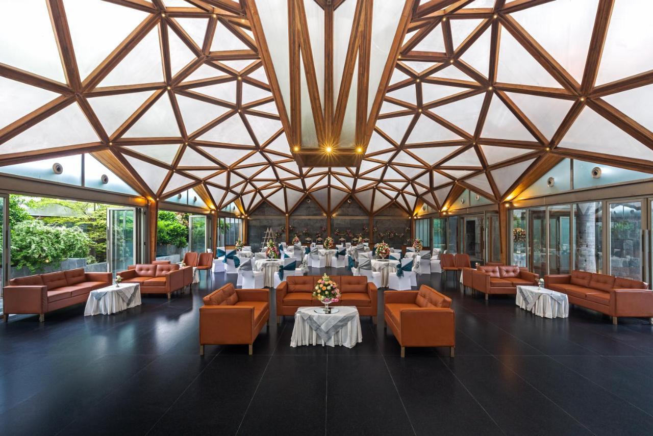 Hotel Crystal Palace Meerut Luaran gambar