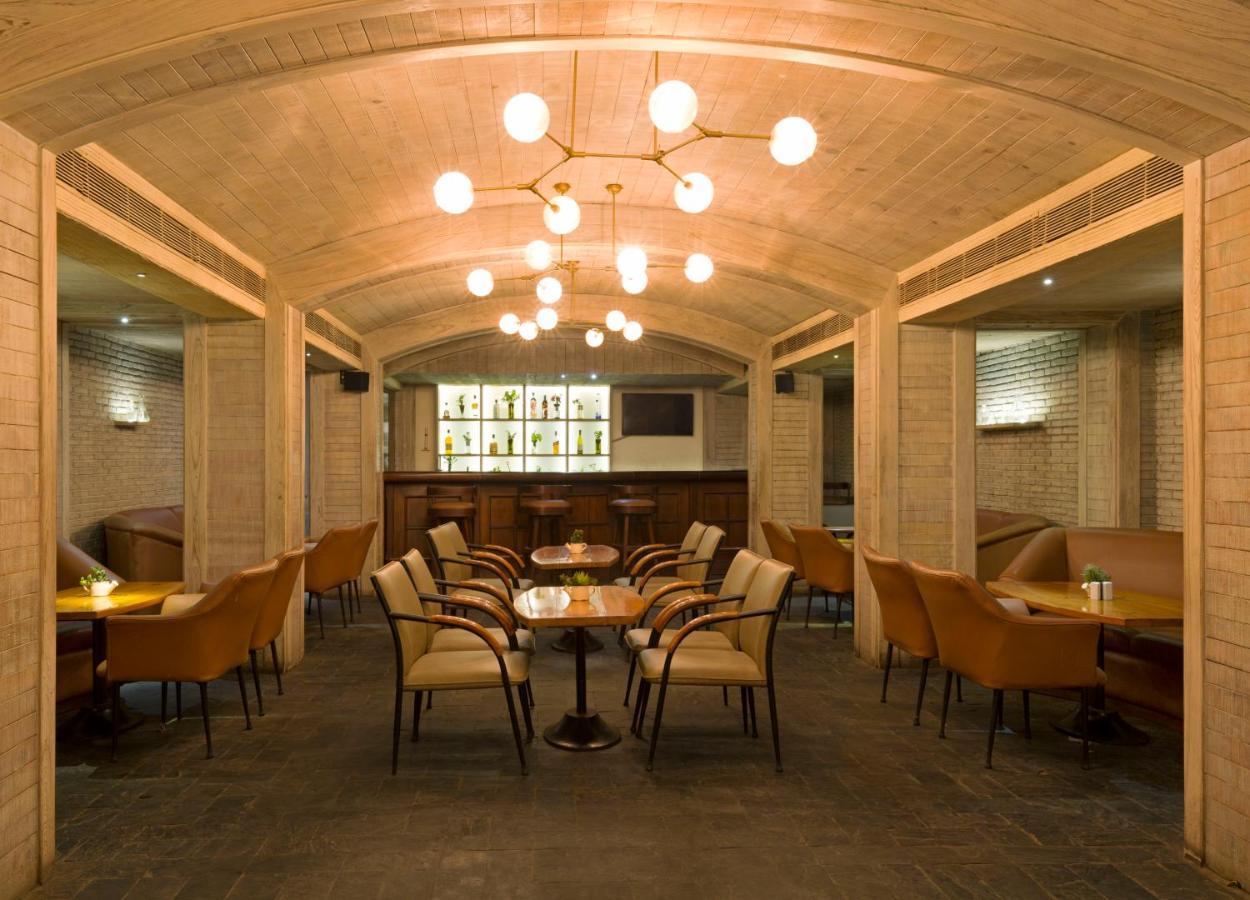 Hotel Crystal Palace Meerut Luaran gambar