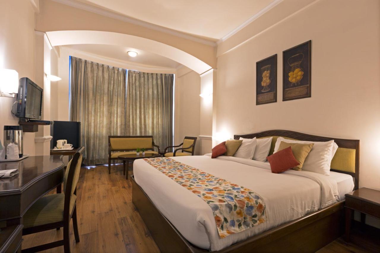 Hotel Crystal Palace Meerut Luaran gambar