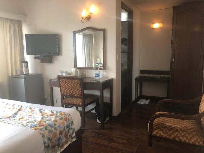 Hotel Crystal Palace Meerut Luaran gambar