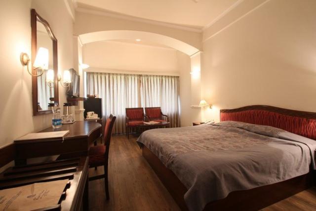 Hotel Crystal Palace Meerut Luaran gambar